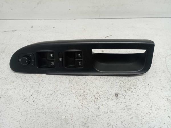 BOUTON LEVE VITRE VW PASSAT - Vue 1